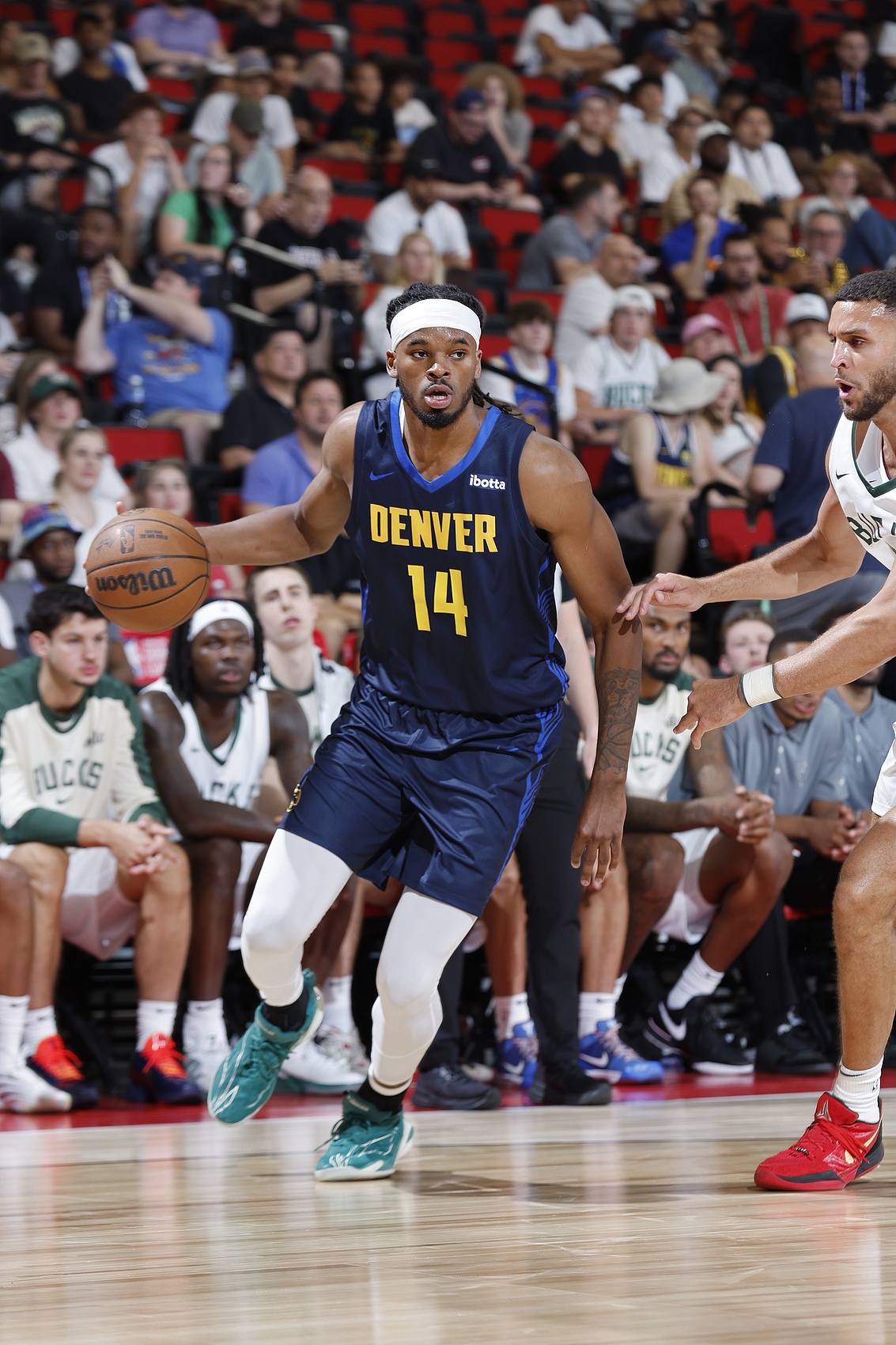 亮点不多！达龙-霍姆斯二世6投3中&amp;三分5中2 得到8分6板&amp;正负值-5