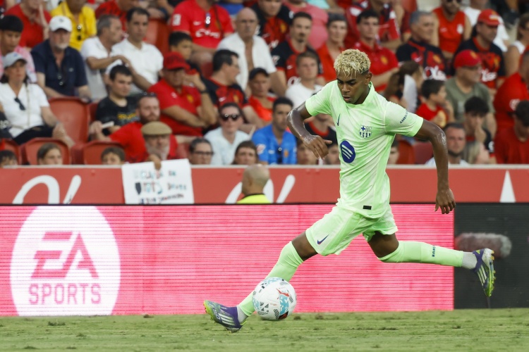 IM电竞官网-首轮传射！亚马尔上赛季以来各赛事参与40粒进球，超越维尼修斯