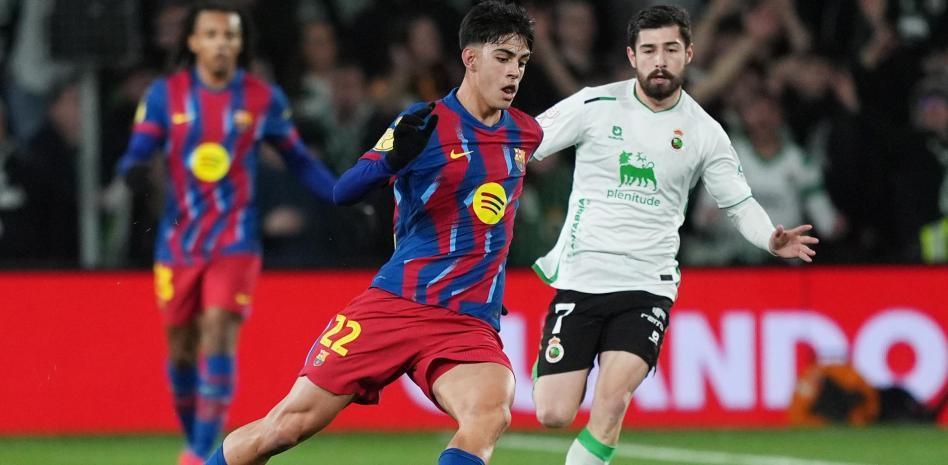 LOL-世体：卡萨多和贝尔纳尔愿意替补，他们对巴萨来说至关重要