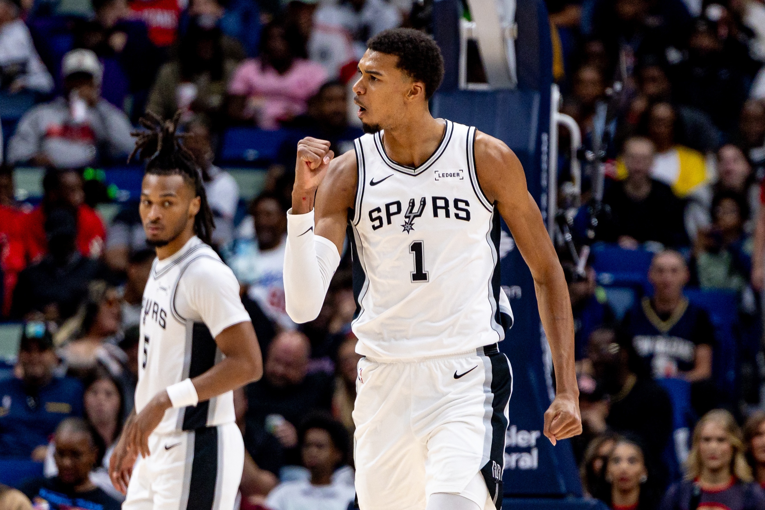 IM电竞游戏-马刺今日迎战雄鹿 马刺首发：文班&amp;福克斯&amp;卡斯尔&amp;巴恩斯&amp;尚帕尼