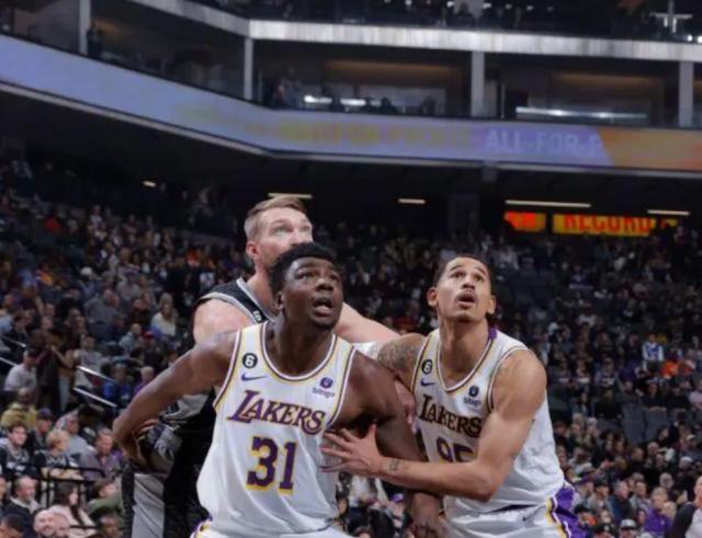 【人物】科比同姓氏奥尼尔表现 拖布一人就是OK组合